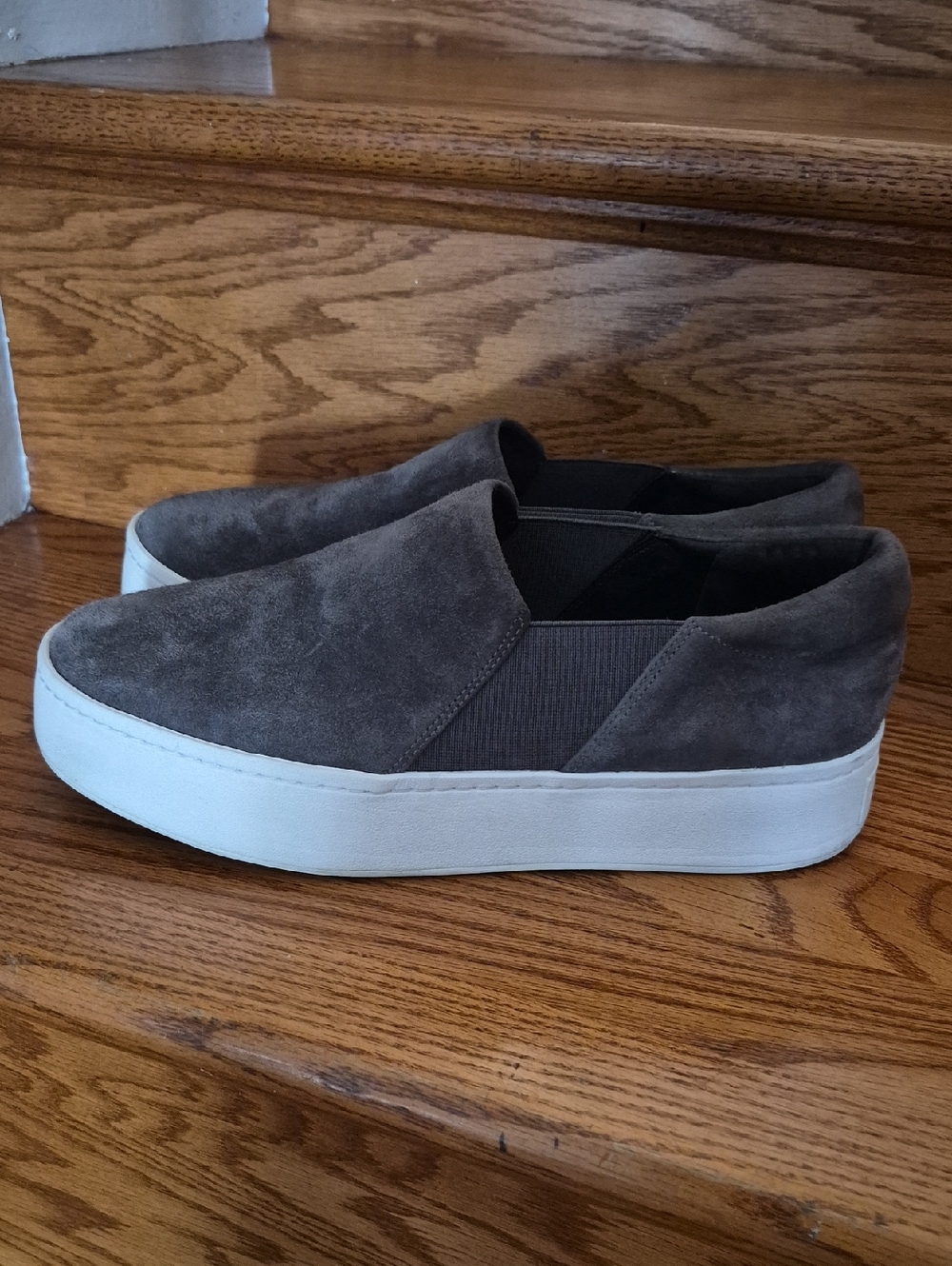 VINCE REAL SUEDE GRAY PLATFORM SKIPPER SNEAKERS EUC SIZE 8 - Picture 2 of 9